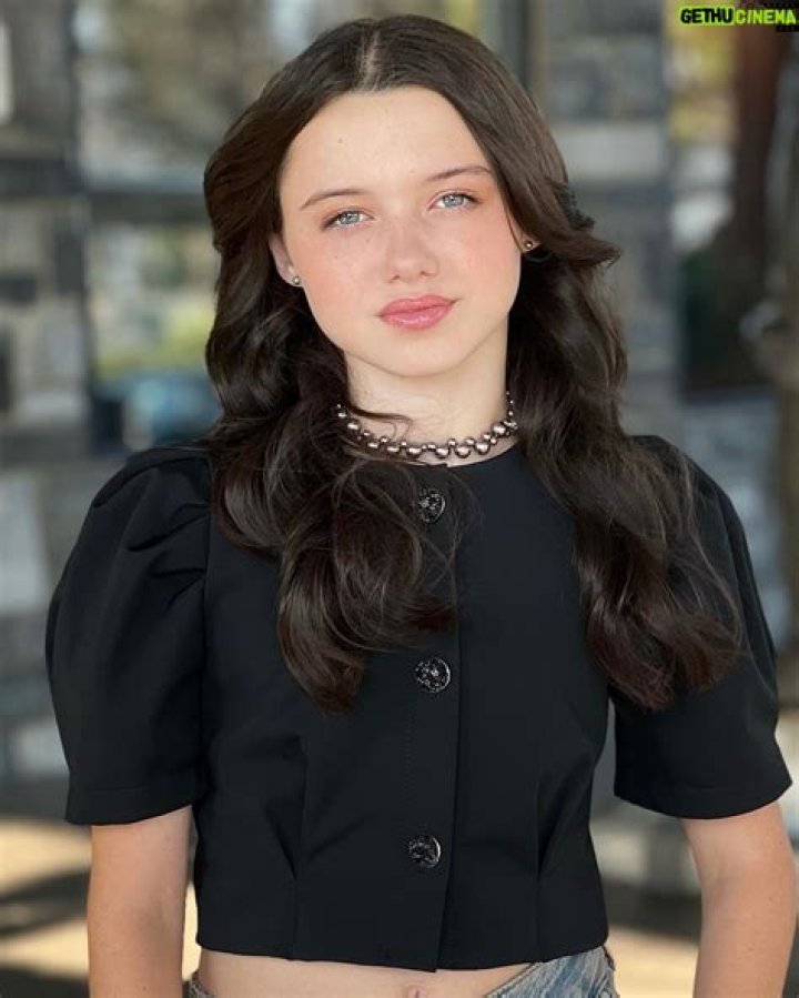 Violet McGraw, List best free movies The Haunting of Hill House