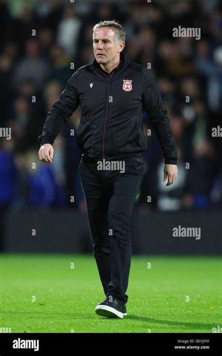 Wrexham What Is Coach Phil Parkinson Salary? Wife, Family, Net Worth
