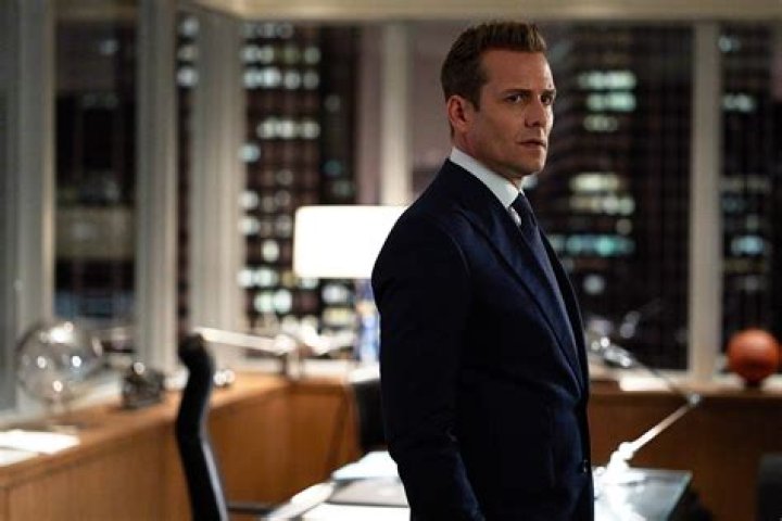 WRONG IS WRONG. Harvey specter quotes, Suits quotes, Inspirational quotes