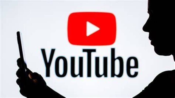 YouTube's longtime chief business officer Robert Kyncl steps down