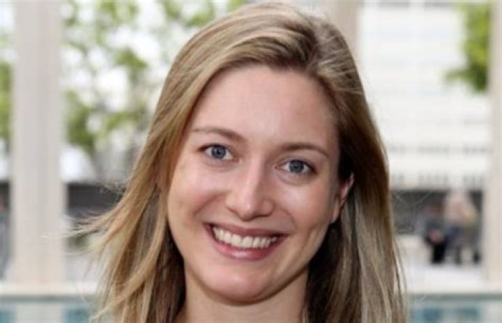 Zoe Perry Age, Height, Weight, Wiki, Boyfriend, Biography of Actress